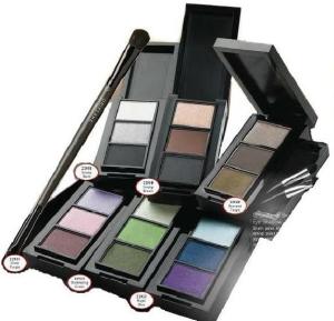 Pilihan warna-warna Oriflame Beauty Colour Pro Eye Shadow Trio. Sudah termasuk aplikator kualitas tinggi  untuk hasil memuaskan.